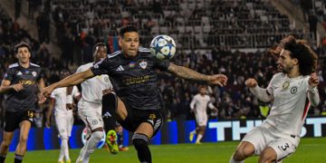 4 gollü maçta Karabağ ve Chelsea yenişemedi