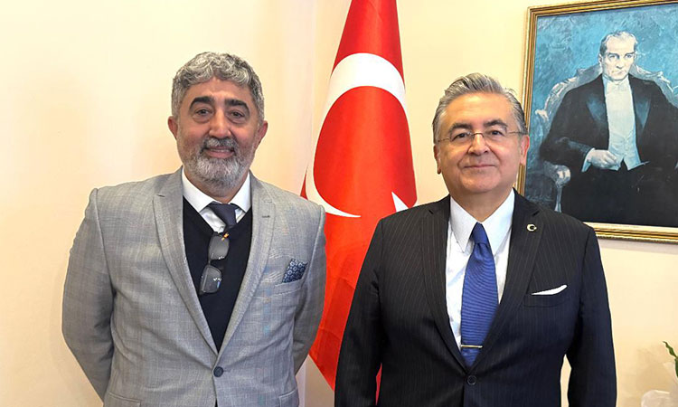 Türkiye Meclis Üyeleri Derneği YK Üyesi ve UK Temsilcisi Erdoğan Uyan, Başkonsolos Hasan Ulusoy.