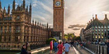 Premier Lig kulüpleri transfer harcamalarına sınır getirecek