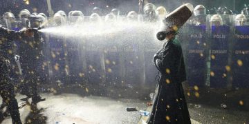 4 gollü maçta Karabağ ve Chelsea yenişemedi