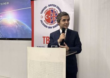 4 gollü maçta Karabağ ve Chelsea yenişemedi