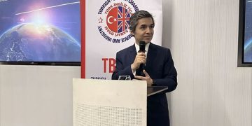 4 gollü maçta Karabağ ve Chelsea yenişemedi