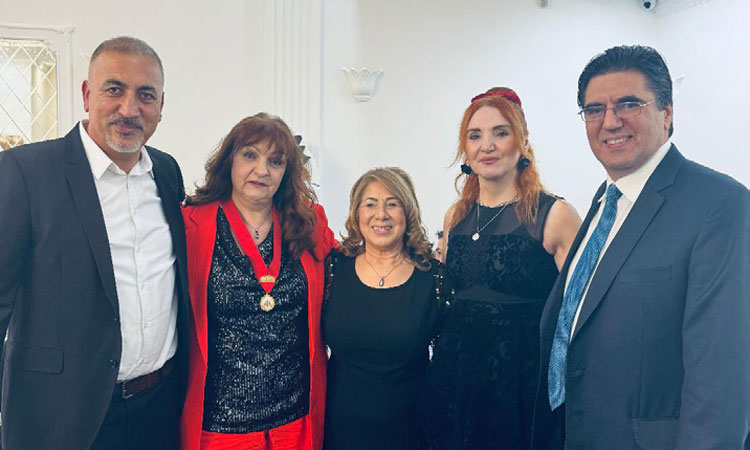 Geceye katılanlar: Enfield Belediye Meclis Üyesi Cllr. Mustafa Çetinkaya, Enfield Belediyesi Deputy Mayor Cllr. Nelly Gyosheva, Doctors4You Kliniği’nin sahibi ve yöneticisi Melek Bbiç, moda yazarı Ayda Göktürk Çetinkaya ve Bulgaristan’ın Birleşik Krallık Büyükelçisi Tihomir Stoytchev.