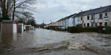 “İnanamıyorum, 90 dakika yedek kulübesinde oturuyorum”