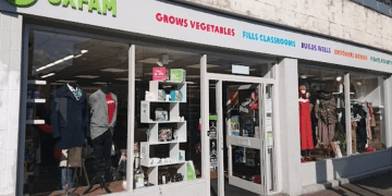 Oxfam Bethnal Green ve LCCA, yeniden tasarlanan dış giyim koleksiyonunu tanıttı