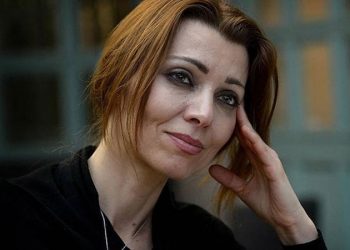 “İnanamıyorum, 90 dakika yedek kulübesinde oturuyorum”