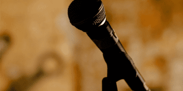 Ünlü komedyenlerden özel gösteriler: ‘Cuma Geceleri’, Supporters House’ta