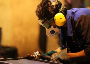 “İnanamıyorum, 90 dakika yedek kulübesinde oturuyorum”