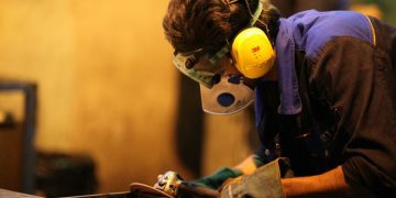 “İnanamıyorum, 90 dakika yedek kulübesinde oturuyorum”