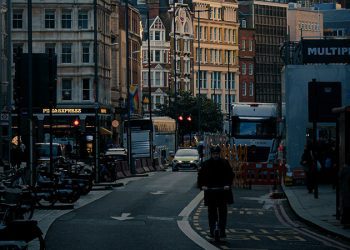 Guardiola’dan Arsenal’a şampiyonluk mesajı