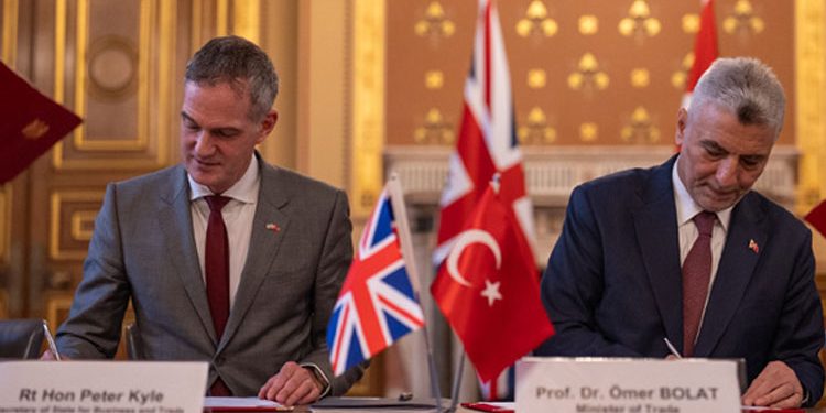 Liverpool, Barcola’yı gündemine aldı