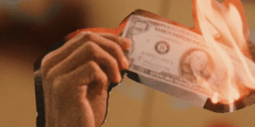 Genç sanatçılardan çarpıcı film yerleştirmesi, Whitechapel Gallery’de