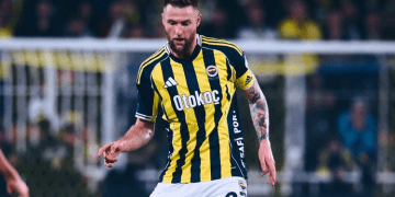 FB’de sakatlık şoku: İsmail Yüksek oyuna devam edemedi