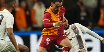 Galatasaray 1 puanı son dakikalarda kurtardı
