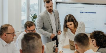 Liverpool, Barcola’yı gündemine aldı