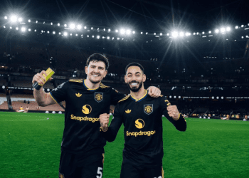 ManU Arsenal’i deplasmanda devirdi