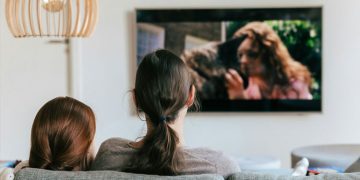 Herhangi bir canlı TV izleyen, TV lisans ücreti ödemeye zorlanacak