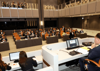 Genel Kurulda hekimlikte uzmanlık konusu tartışma yarattı