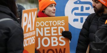 Transfere 13 milyar dolar harcandı