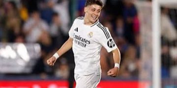 Guardiola: Şampiyonluk yarışı hala devam ediyor