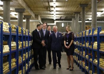 Guardiola: Şampiyonluk yarışı hala devam ediyor