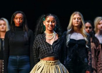 Guardiola: Şampiyonluk yarışı hala devam ediyor