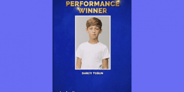 Türk çocuk oyuncu Darcyn Tosun’a, Londra’da “En İyi Çocuk Oyuncu” ödülü