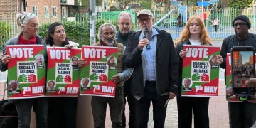 Your Party lideri Jeremy Corbyn, Tottenham’ı ziyaret etti
