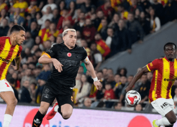 Galatasaray İzmir’de güldü: Zirvede fark 4 puan