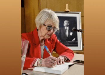 Nahide Deniz’den tarihe ışık tutan kültürel hafıza çalışması: ‘Atatürk’ün 440 günü’ Türkçe yayına hazırlanıyor