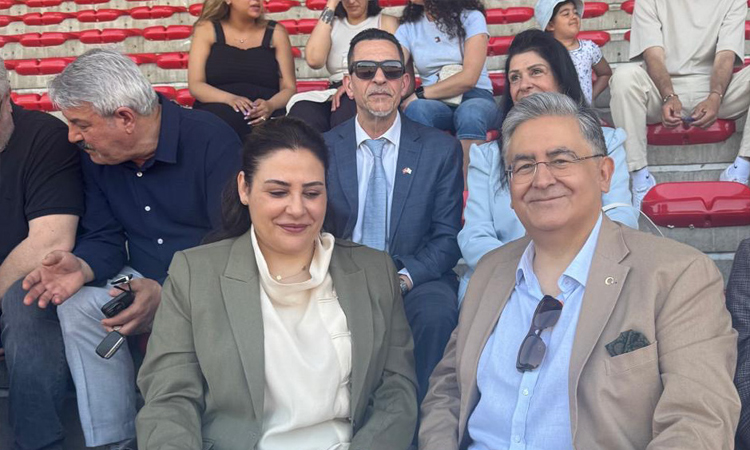 Londra Başkonsolosu Büyükelçi Doç.Dr Hasan Ulusoy ve KKTC Londra Temsilcisi Büyükelçi Aysan Mullahasan Atılgan 37 Yıldır hizmet veren Olay Gazetesi’ne toplumumuza verdiği destek ve katkılarından dolayı teşekkür etti.