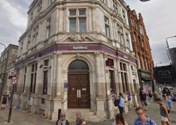 Chelsea 2-1 kazandı; Tottenham ateş hattında