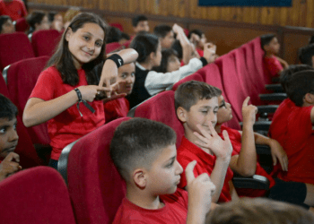 LBO ‘Sanatla Öğreniyorum: Ellerimiz konuşuyor’ projesi devam ediyor