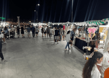 Girne Belediyesi kordonboyu stantlarını hizmete açtı