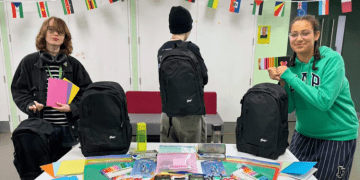 Hackney’de, ortaokula başlayacak çocuklar için bağış kampanyası başladı