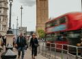 Kuzey Londra sokakları kırmızıya boyandı