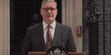 Keir Starmer istifa etti: İşçi Partisi’nde liderlik yarışı başlıyor