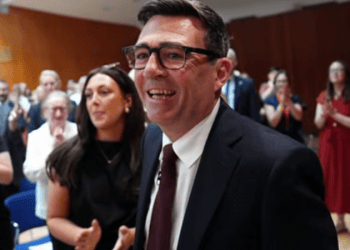 Andy Burnham resmen Birleşik Krallık Başbakanı oldu
