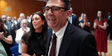 Andy Burnham resmen Birleşik Krallık Başbakanı oldu