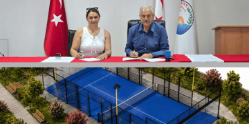 Tatlısu’da, ücretsiz tenis kortu ve modern yeşil alan projesi imzalandı