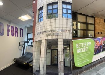 Hackney’de atıl belediye binası spor salonuna dönüştürüldü