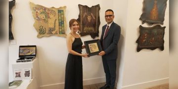 Deriye hafızanın izlerini taşıyan Bilge Yıldız’ın eserleri, Londra’da sergileniyor