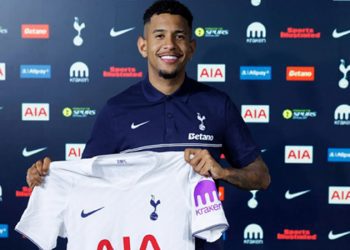 Premier Lig’de yılın oyuncusu ödülünü, Fernandes kazandı