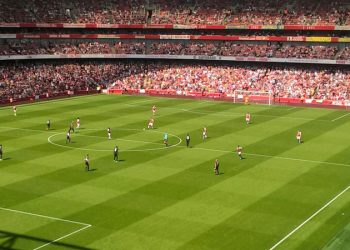 Arsenal ile Chelsea zirve için karşı karşıya