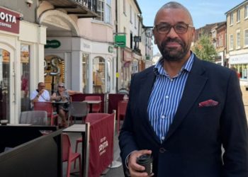 Arsenal ile Chelsea zirve için karşı karşıya