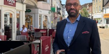 Arsenal ile Chelsea zirve için karşı karşıya