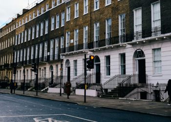 Fulham ile Manchester United puanları paylaştı