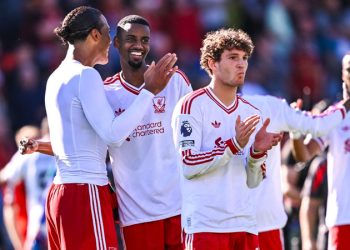 Fulham ile Manchester United puanları paylaştı