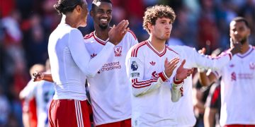 Fulham ile Manchester United puanları paylaştı