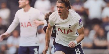 Fulham ile Manchester United puanları paylaştı